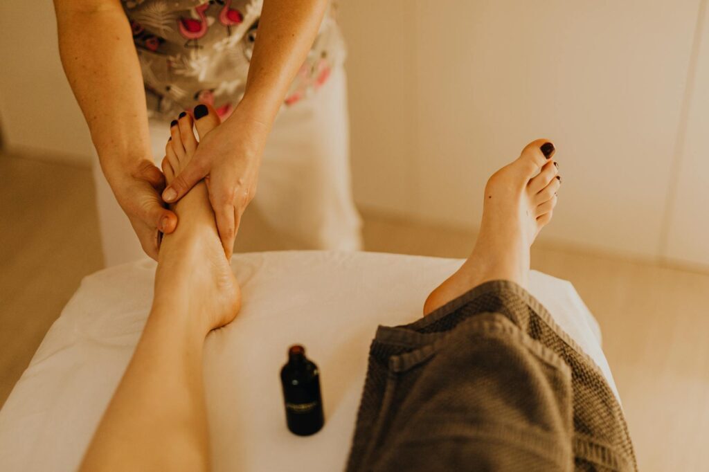 Hands-on physiotherapy treatment for feet and lower limbs in Amsterdam