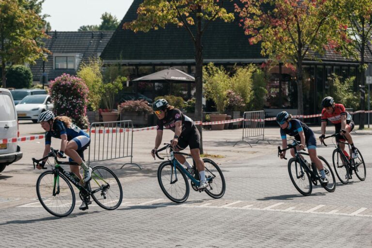 Sports physiotherapy for cyclists recovering at AlterPhysio Amsterdam