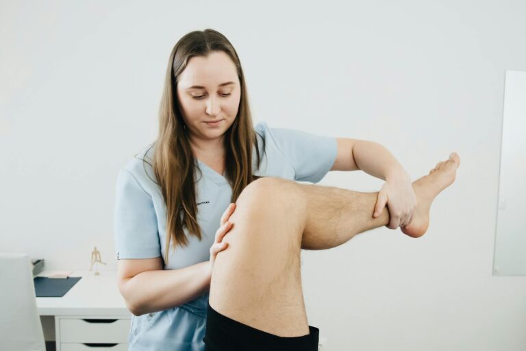 Knee ligament sports physiotherapy treatment at AlterPhysio Amsterdam