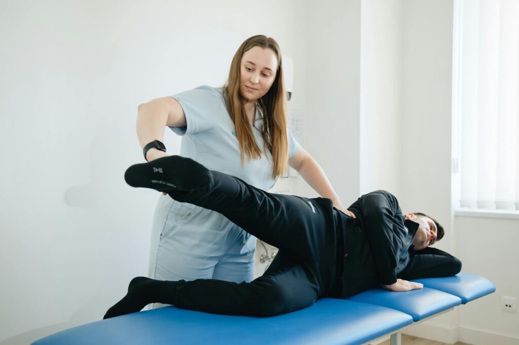 Women's physiotherapy clinical treatment session at AlterPhysio Amsterdam